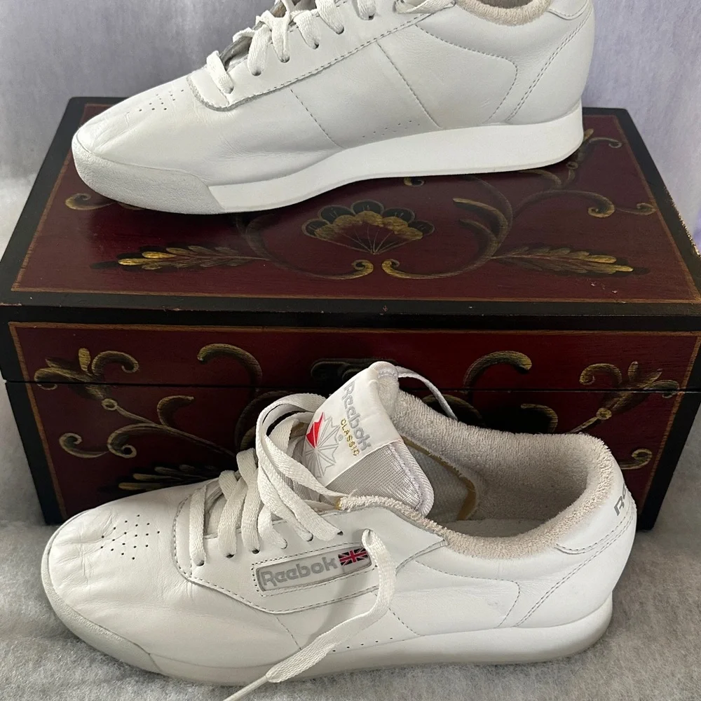 Reebok White Leather Trainers - Picture 7 of 8